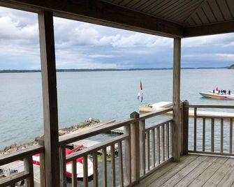 West Winds Motel & Cottages - Clayton - Balcón