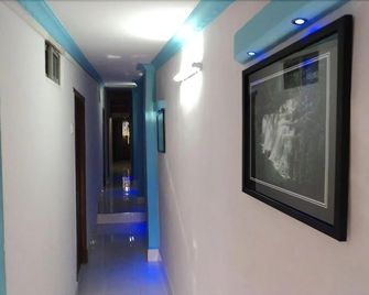 Eden Guest House & Dormitory - Hostel - Mumbai - Tiền sảnh