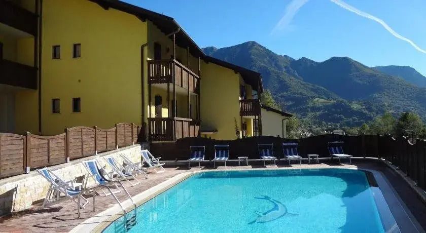 Residence ai Tovi - פייבה די לדרו - בריכה