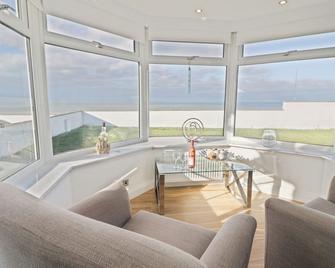 The Gables - Tywyn - Living room