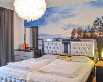 Awesome Home In Djurhamn With Kitchen - Djurhamn - Habitación