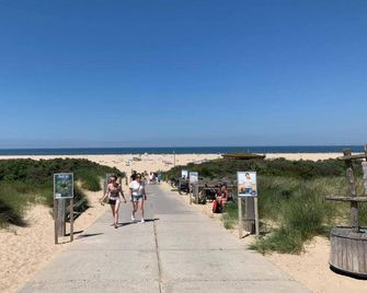 Holiday Home in Vrouwenpolder Near Beach - Vrouwenpolder - Playa