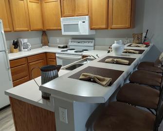 Spectacular Lake Views in Sunrise Beach - Sunrise Beach - Kitchen