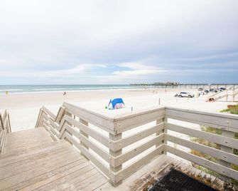 Atlantic Terrace - Daytona Beach Shores - Beach