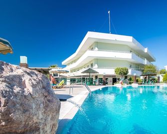 Stamos Hotel - Afántou