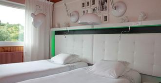 Auberge Du Parc - Mirecourt - Bedroom