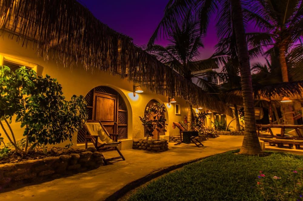 Del Wawa - Mancora - Innenhof