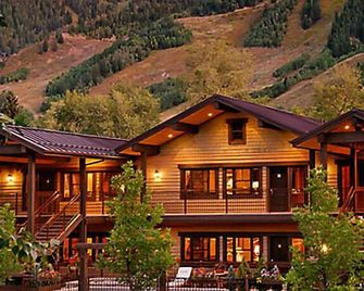 Downtown Aspen 2br Presidential Condo W/ Heated Pool & Hot Tub,valet Ski Storage - Aspen - Building