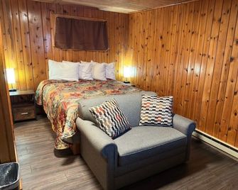 Sunset Motel at Armand's Gardens - סנט איגנאייס - חדר שינה