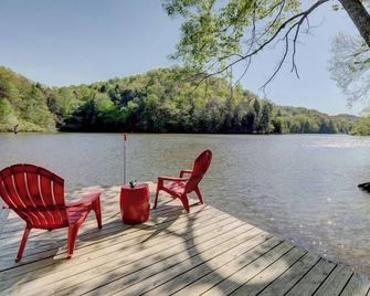 Lakefront Home w/ Dock · King Suite · Stunning Paradise · Voted Best of Kentucky - London - Patio
