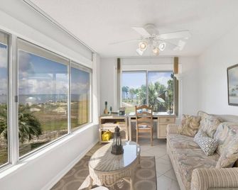 Southern Island Charm - Dauphin Island - Living room