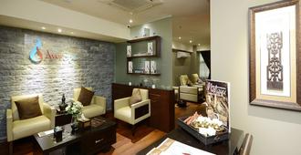 Pacific Regency Hotel Suites - Kuala Lumpur - Living room