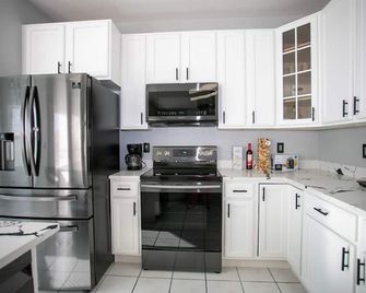 “luxury 4br Denver Retreat, Sleeps 10+, Entertainment & Prime Location” - Denver - Cuisine