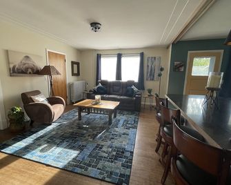 Northern Lights- Relax, Unwind, & Enjoy - Two Harbors - Comedor