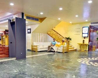 The Senator Hotel - Kolkata - Lobby