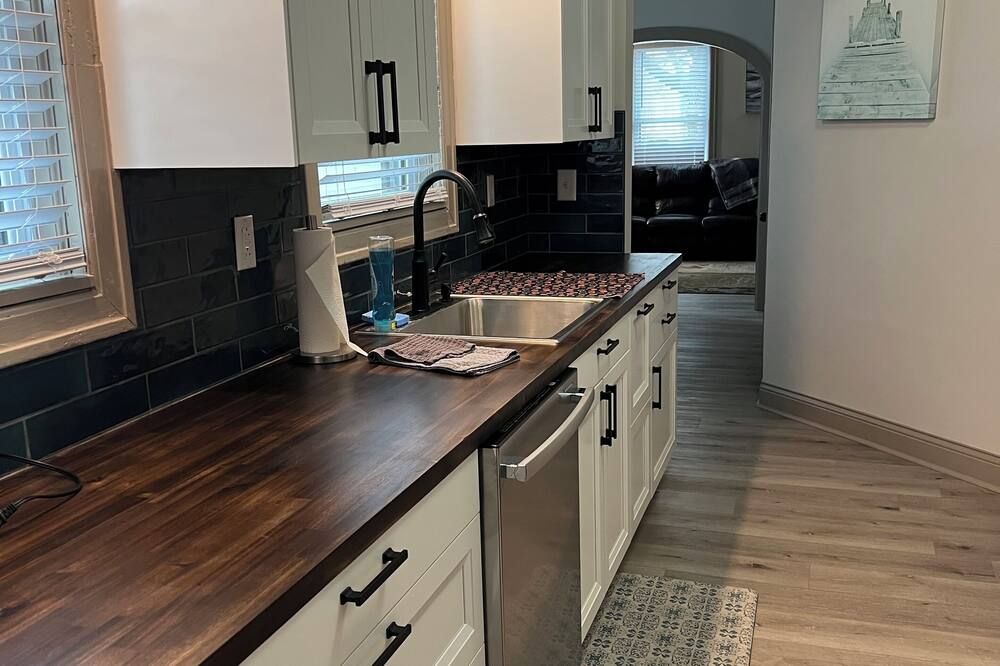 State Street House; 3-Br House; Pets Welcome; Litchfield - Litchfield - Keuken
