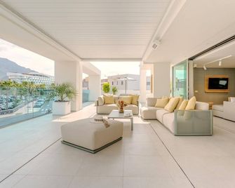 Exclusive penthouse huge terrace in La Caleta - La Mareta - Lobby