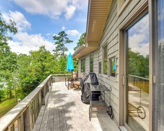Boat Dock Access Clarks Hill Lake Hideaw - Elberton - Balcony