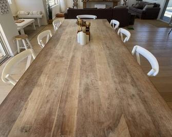 Oceanfront Tranquility: Luxe Modern Retreat - Dongara - Dining room