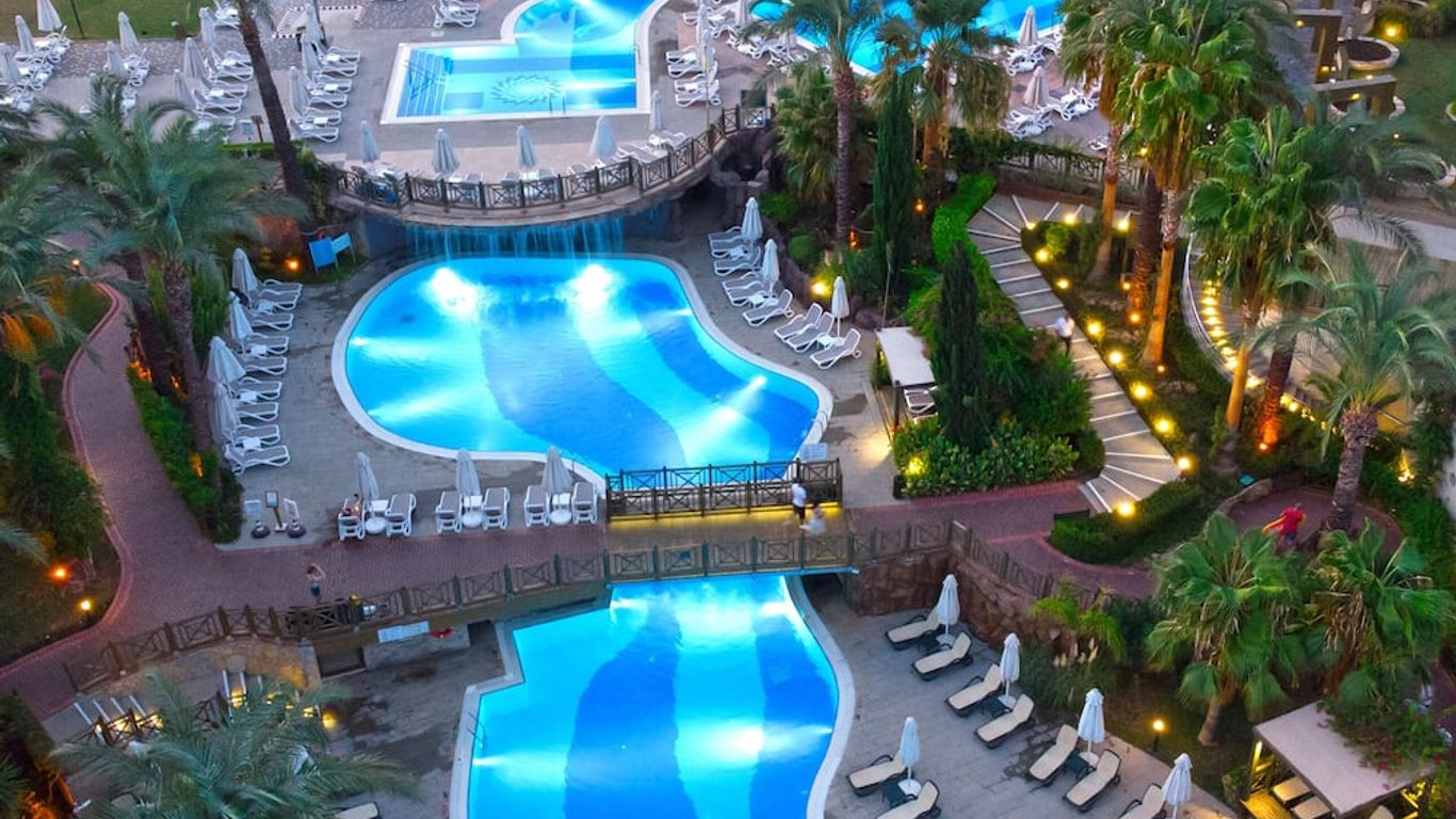 Novum Garden Side Hotel