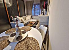 1 bedroom luxury apartment Milena -free parking - Pamporovo - Dining room
