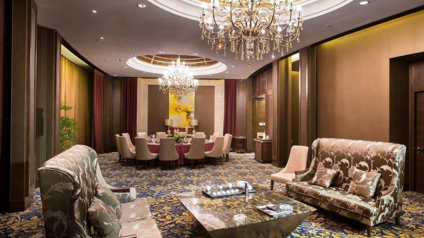 그랜드 스카이라이트 인터내셔널 호텔 귀양