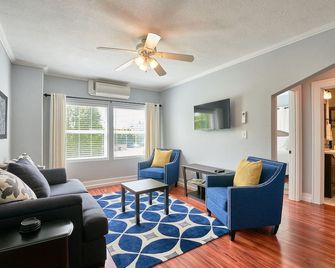 Luxury Flat in Downtown Newberg - Suite #5 - Newberg - Sala de estar