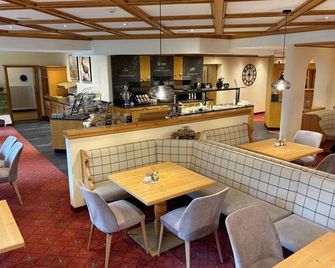 Hotel Garni Rifflsee - St. Leonhard im Pitztal - מסעדה