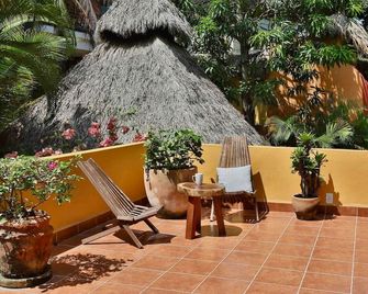 Charming traditionally styled apartment for 7 with large heated pool and large private patio in the heart of Sayulita - Sayulita - Patio