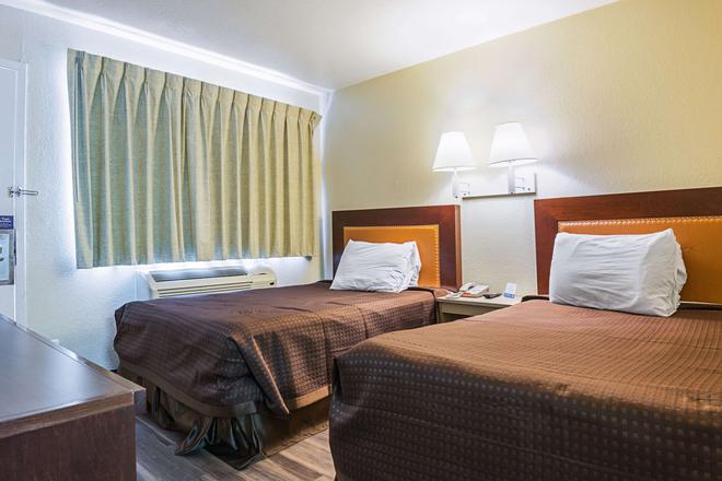 Rodeway Inn Kissimmee Maingate West 28 5 3 Kissimmee Hotel