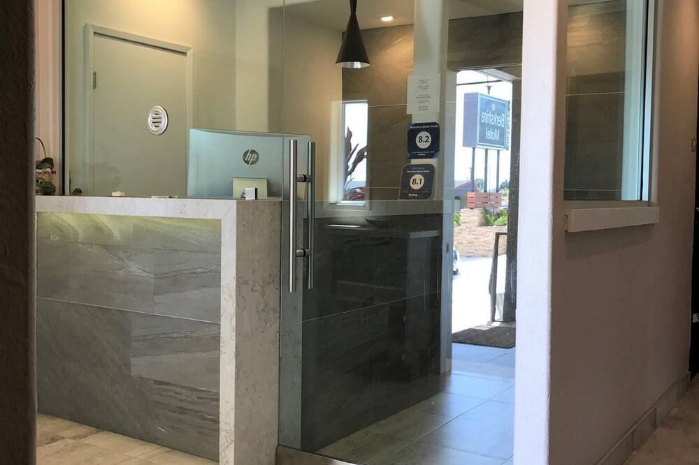 Berkshire Motor Hotel