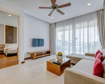 The Pelican Residence & Suites Krabi - Krabi - Living room