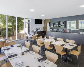 Ramada Encore by Wyndham Belconnen Canberra - Канберра - Ресторан