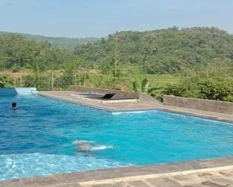 Villa Soli Deo Gloria - Purwakarta - Basen