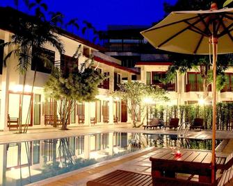 The Mantrini Chiang Rai Resort - Cziang Raj - Basen
