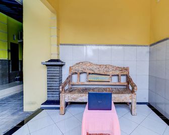 OYO Life 92841 Kos 88 - Negara