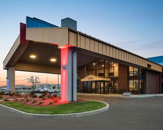 Baymont Inn And Suites Muncie Near Ball State University - Muncie - Gebäude