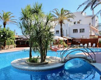 Ampuria Inn - Empuriabrava - Басейн