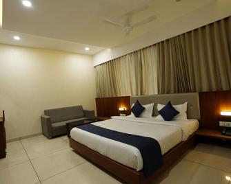 Hotel Avista - Vadodara - Bedroom