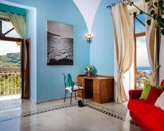 Relais Il Pennino - Massa Lubrense - Wohnzimmer