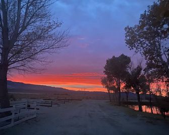 Olancha Lakeside RV Campsite #3 near Mt. Whitney - Olancha - Outdoors view