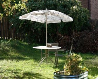 Marvelous 3-bedroom apartment with WiFi in Saint Albans City - Saint Albans - Patio