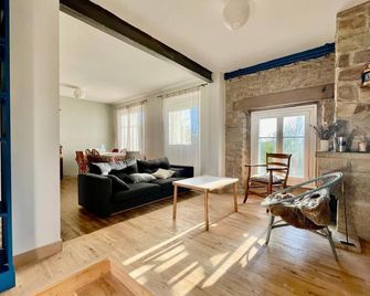 L'Authentik - Gouesnach - Living room