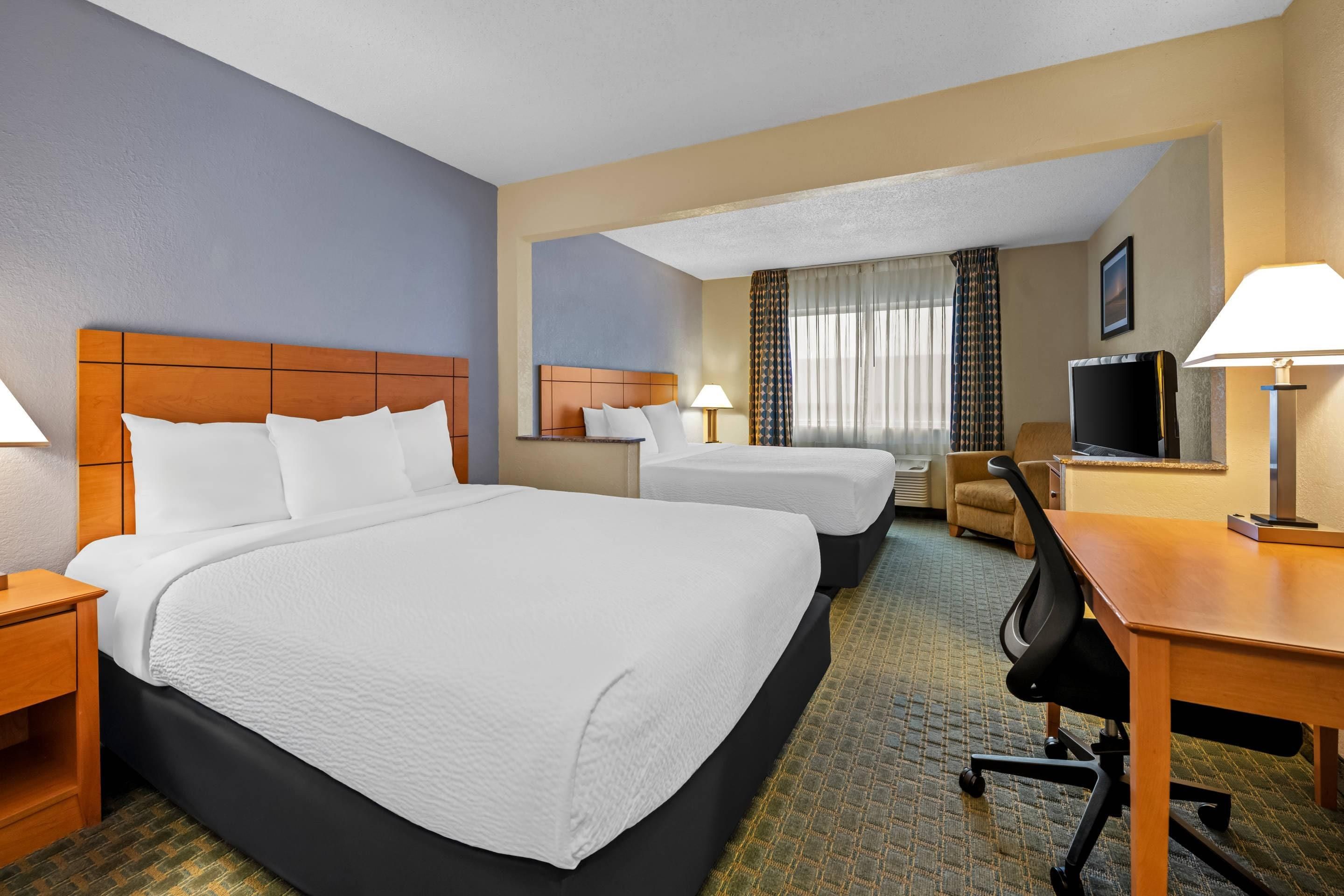 Quality Inn Dubuque on Hwy 20 - Dubuque - Bedroom