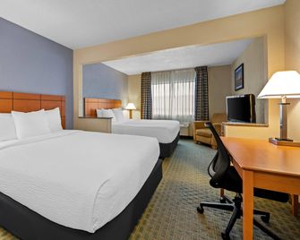 Quality Inn Dubuque on Hwy 20 - Dubuque - Bedroom