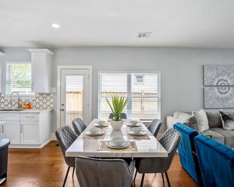 Intergalactic Abode at East Downtown - Houston - Eetruimte