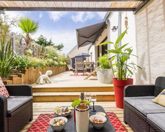 Elegant house with 2 bedrooms, terrace, all charges included in Barneville-Carteret - Barneville-Carteret - Patio