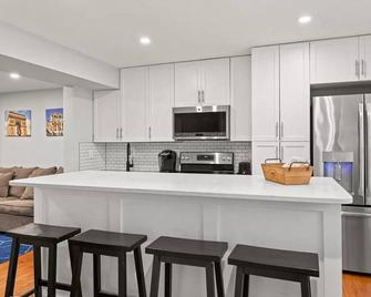 Central Convenient Home with Free Parking #DCottage - Washington, D.C. - Kitchen