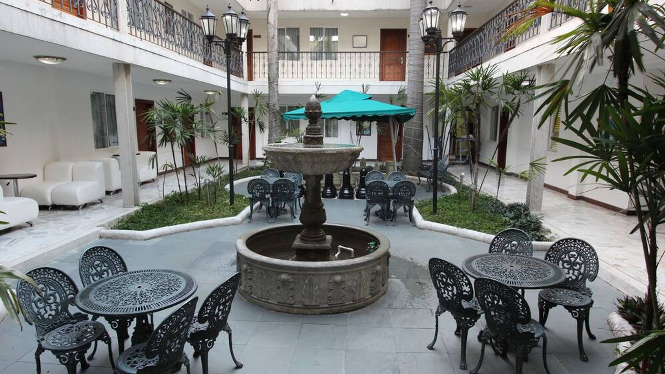 Hotel San Fernando Real