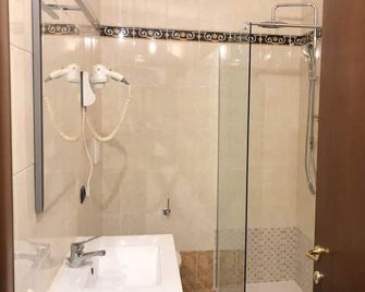 Acquaterrafuoco - City Apartments - Como - Badkamer